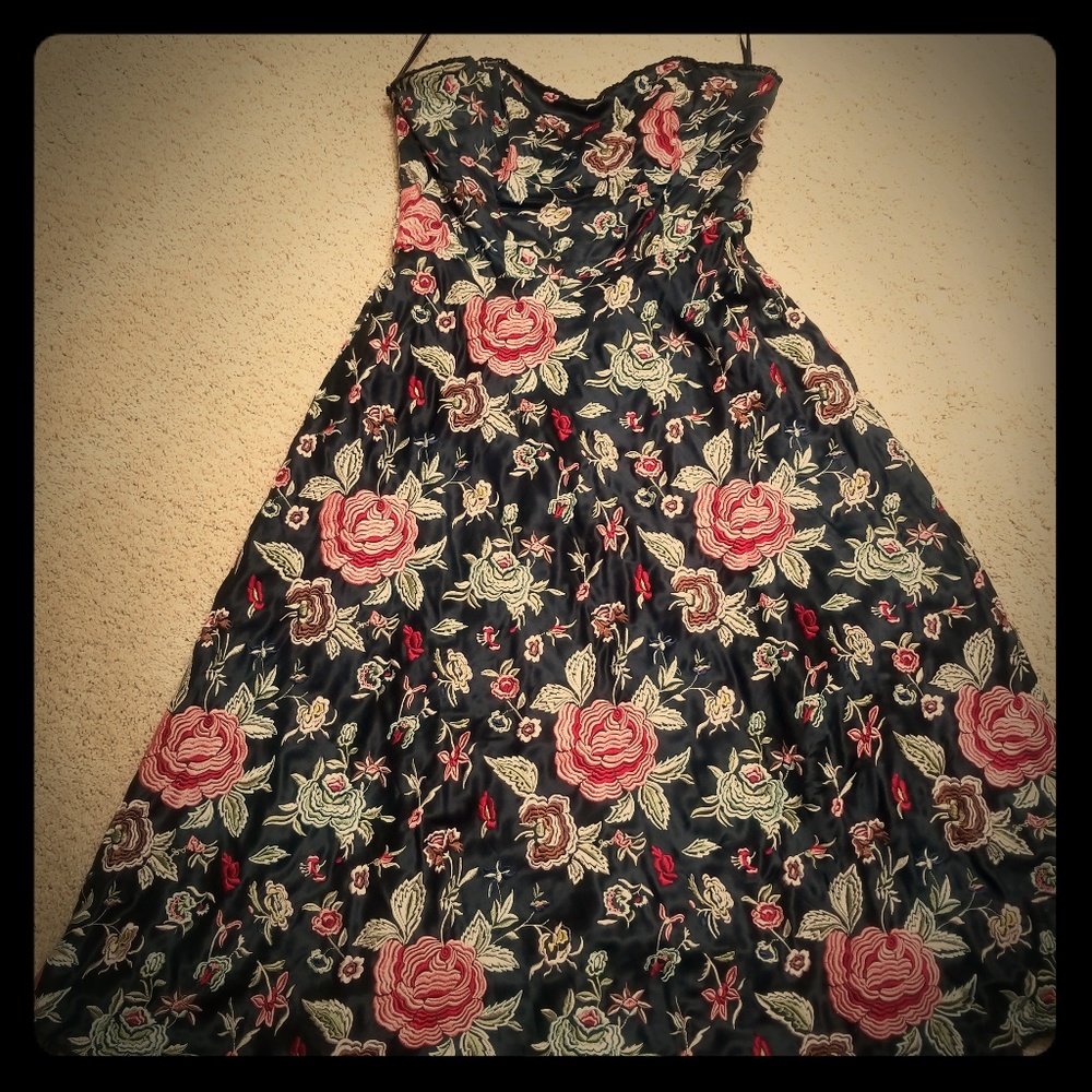 ECI NEW YORK  EVENING DRESS